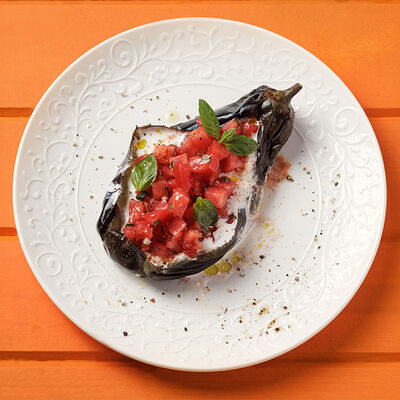 Печеный баклажан, страчателла и томаты конкассе в Сорренто by Novikov по цене 790 ₽