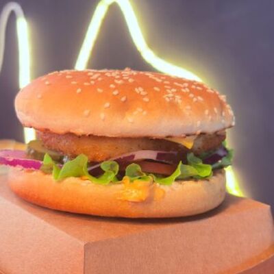 Чикен бургер - идеальная классика в Хищник по цене 390 ₽