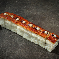 Ролл Дракон с угрем и креветкой в In Tasty