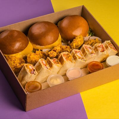 Инь-Янь бокс в Black Star Burger по цене 4950 ₽