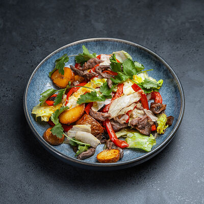 Салат с говядиной и картофелем 1кг в Честнок по цене 2600 ₽