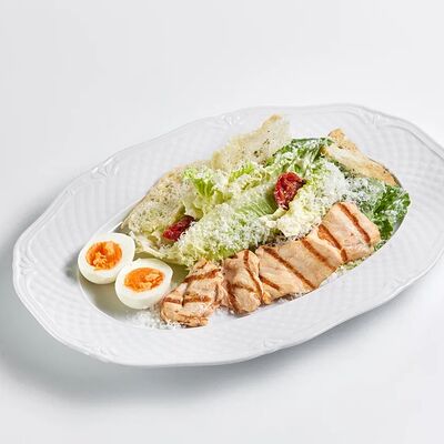 Салат Цезарь с курицей в il Forno по цене 1100 ₽