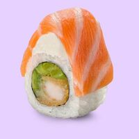 Королевский с лососем в Up sushi