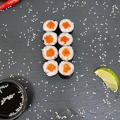 Маки с лососем в Ninja sushi по цене 257 ₽