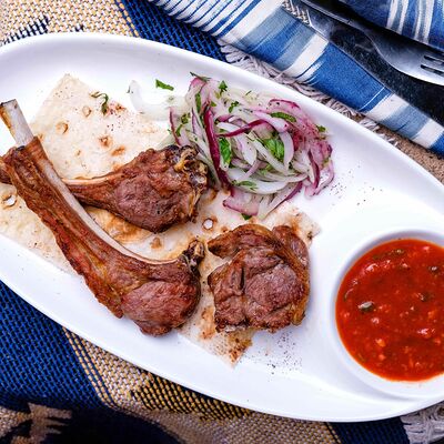 Каре ягнёнка в Кафе кавказской кухни Хурма по цене 680 ₽