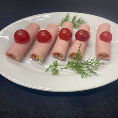 Рулетики из ветчины в Три перца по цене 390 ₽