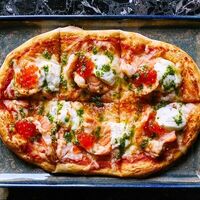 Пинца с лососем и креветками в Nuahule