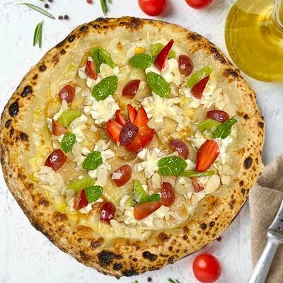 Пицца Десертная авторская в Pizza by sattarova по цене 795 ₽