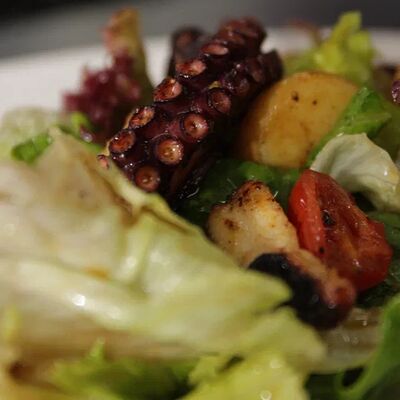 Салат с осьминогом в Сицилия бедда по цене 1500 ₽