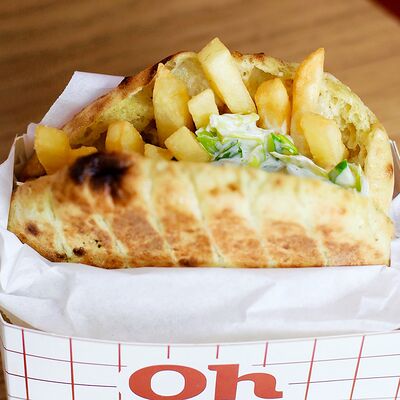 Пита Гирос с курицей гриль в oh my toast по цене 430 ₽