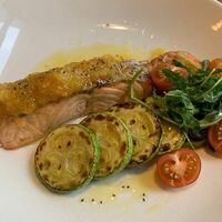 Запеченный лосось с апельсиновым джемом в Маркс