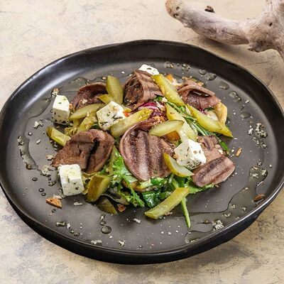 С языком и маринованной фетой в 7 небо по цене 640 ₽