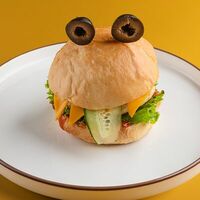 Бургер с индейкой в T-Cafe