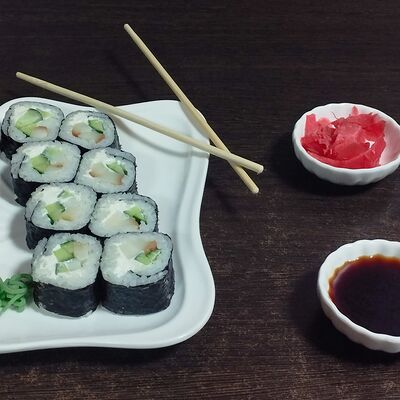 Ролл с копченым кальмаром в Ноев Ковчег по цене 450 ₽