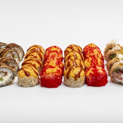 Сет горячий в Лютые роллы по цене 2428 ₽