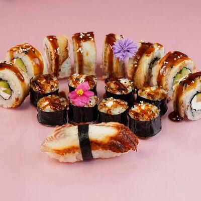 Сет Mood Угорь в Moshi Sushi по цене 1610 ₽