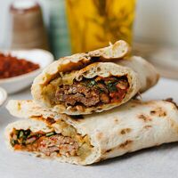 Адана Дюрюм с баклажанами Patlıcan Kebap Dürüm маленькая в Adana durum