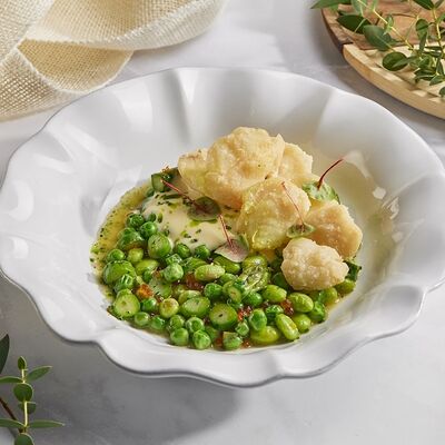 Щечки трески с зелеными бобами, спаржей и икрой в Ribambelle по цене 1400 ₽