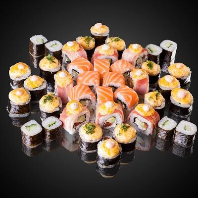 Сет запеченных роллов в Восточный экспресс по цене 1799 ₽