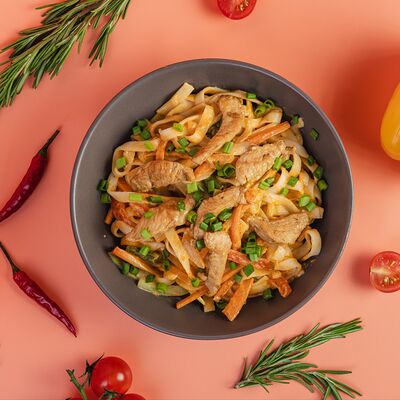 Удон цыпленок том ям в Rooooolls по цене 600 ₽