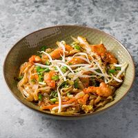Рисовая лапша с курицей в Mendon