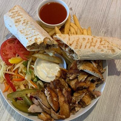 Шаурма на тарелке в Чайхана Очаг по цене 740 ₽