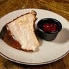 Баскский чизкейк с ягодным соусом в Krombacher Beer Kitchen по цене 580