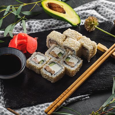 Сливочные роллы с угрем в Maki Family по цене 219