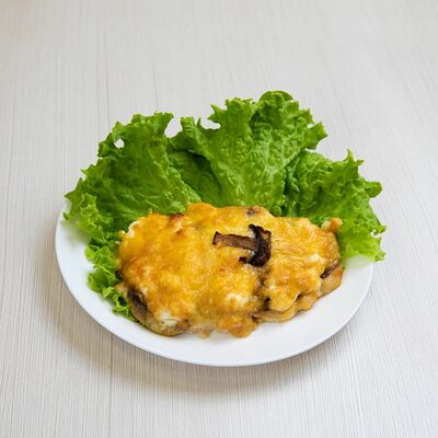 Куриная отбивная по-французски с грибами в Смак по цене 250 ₽