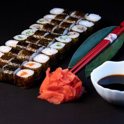 Маки-сет в МАЛИНА АЗИЯ по цене 1360 ₽