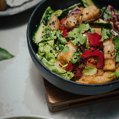 Салат с хрустящими баклажанами в Мой кофе по цене 737 ₽