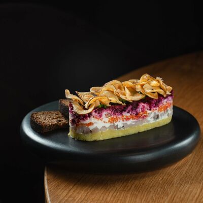 Сельдь под шубой в Джимми Чу по цене 620 ₽