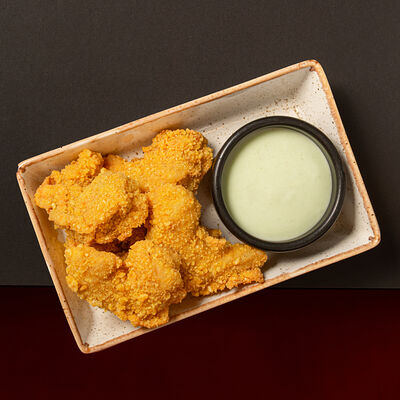 Креветки в хрустящей панировке с соусом сливочный васаби в ЧЕТЫРЕ СЫНА по цене 540 ₽