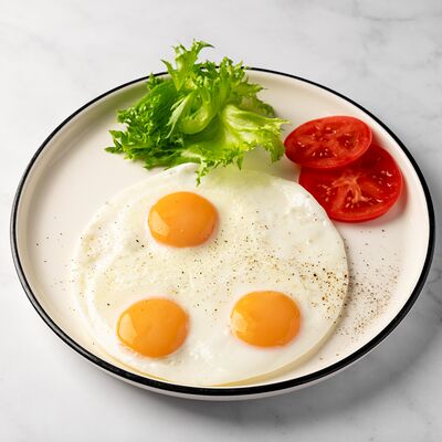 Глазунья из трех яиц в FOBS по цене 500 ₽