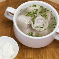 Пельмени с бульоном в Эдельвейс