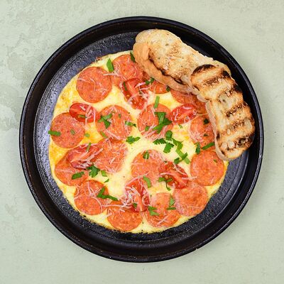 Фриттата с пепперони и сыром пармезан в Пармезан и пури по цене 270 ₽