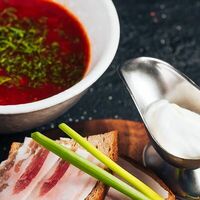 Борщ с телятиной и салом в Villa Pasta