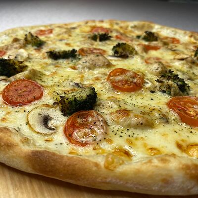 Пицца Бьянка в Мансарда по цене 680 ₽