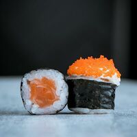 Оранжевый с лососем в Inari Суши