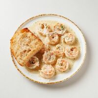 Креветка в сливочно-чесночном соусе в Buana cafe