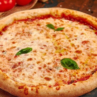 Пицца Маргарита (23 см) в Пицца, паста и баста по цене 379 ₽