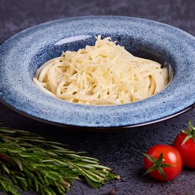 Спагетти в сливочном соусев Rozanna по цене 315 ₽