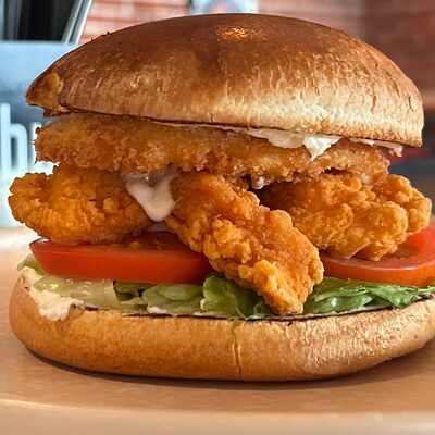 Бургер с куриными стрипсами в Red Klen по цене 22 р.