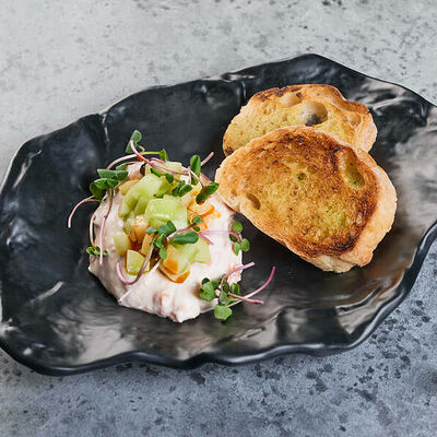 Намазка из морепродуктов с хрустящим багетом в Belochka по цене 500 ₽