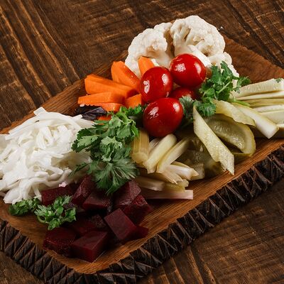 Ассорти соленийв TATEV по цене 730 ₽