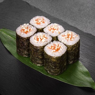 Хосо ролл с копченым лососем в Sushi House по цене 279 ₽