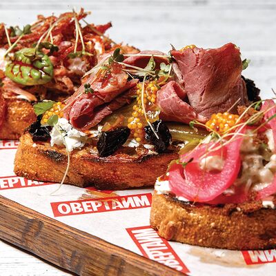 Ассорти брускет в Овертайм по цене 670 ₽