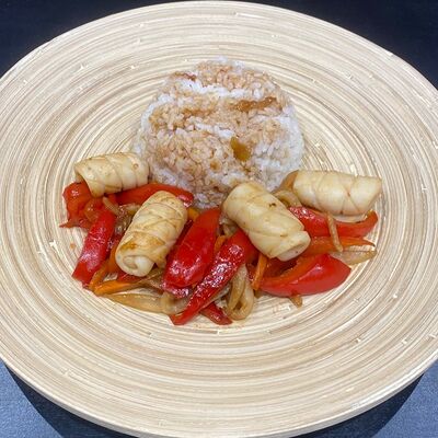 Кальмары с овощами в Вьетнамка по цене 697 ₽