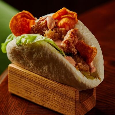 Бао с креветками в Рамен с уткой по цене 650 ₽