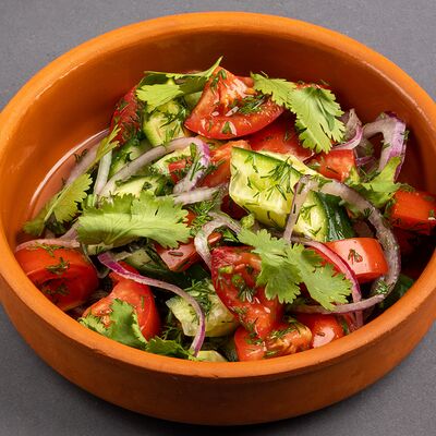 Салат Чобан в Белый барашка по цене 352 ₽